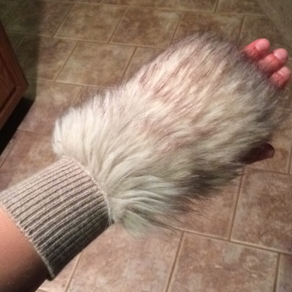 Cashmere gloves Club Monaco